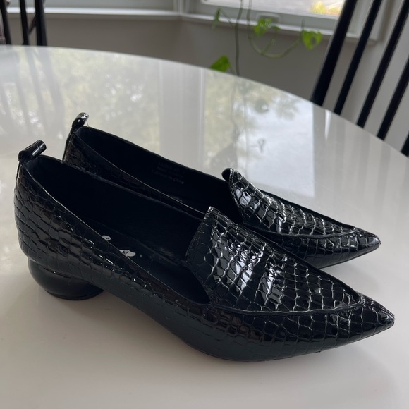 Jeffrey Campbell Viona Croc Embossed Pointed Toe Loafer - 7 - Picture 1 of 6